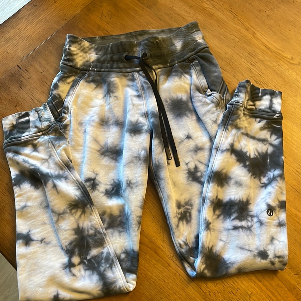Lululemon joggers
